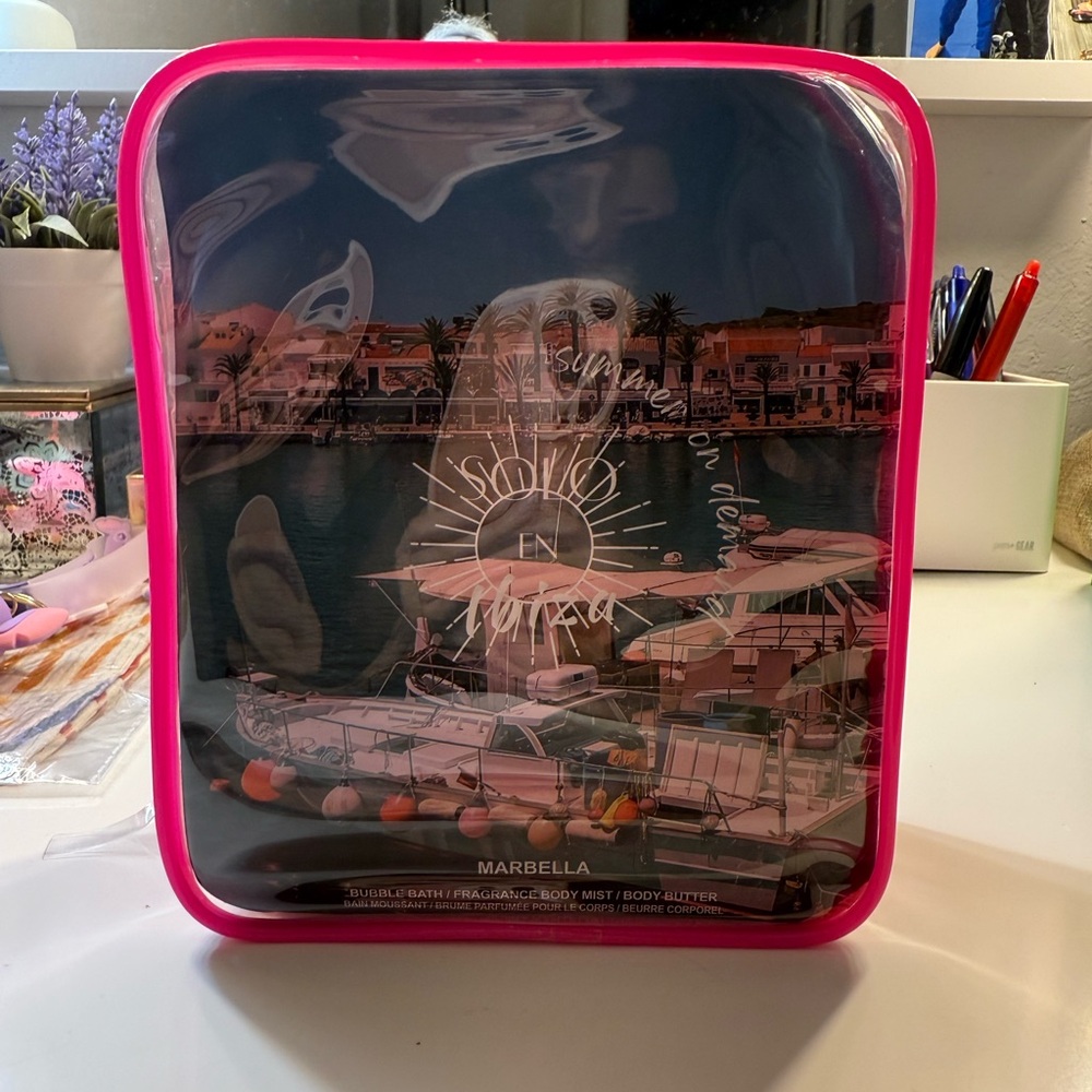 Solo En Ibiza Pink Skincare Set - Picture 3 of 4